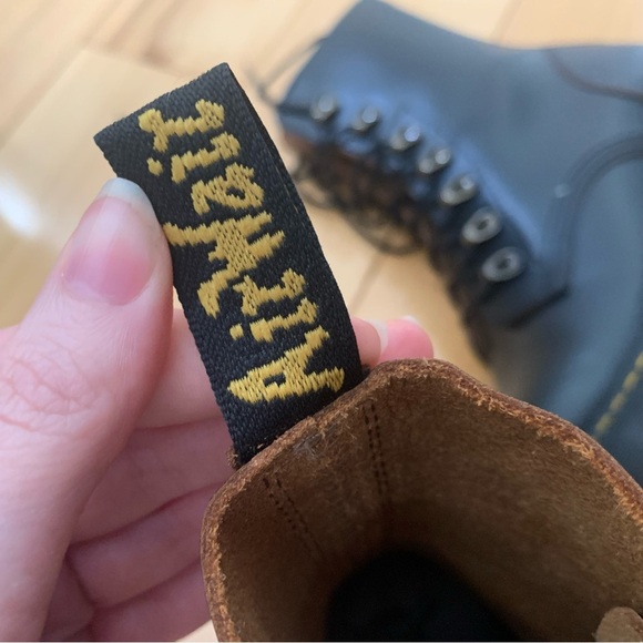 Dr Martens Air Wair LEONA Smooth Black Platform Boots Womens Size 9 - Picture 5 of 11